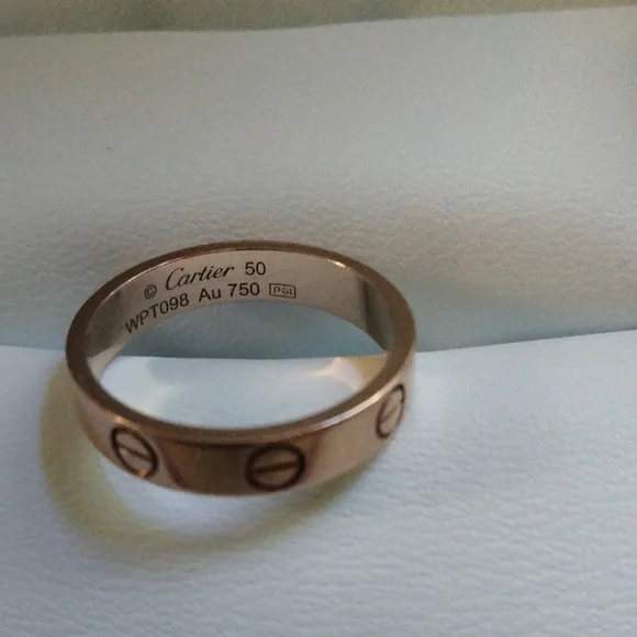 🚨SOLD🚨Cartier Rose Gold Love Band with Red Presentation Case - Picture 4 of 13